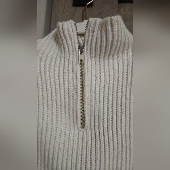 H&M KNIT COLLAR WITH ZIPPER. Ivory. Size S-L NWT - Picture 3 of 9